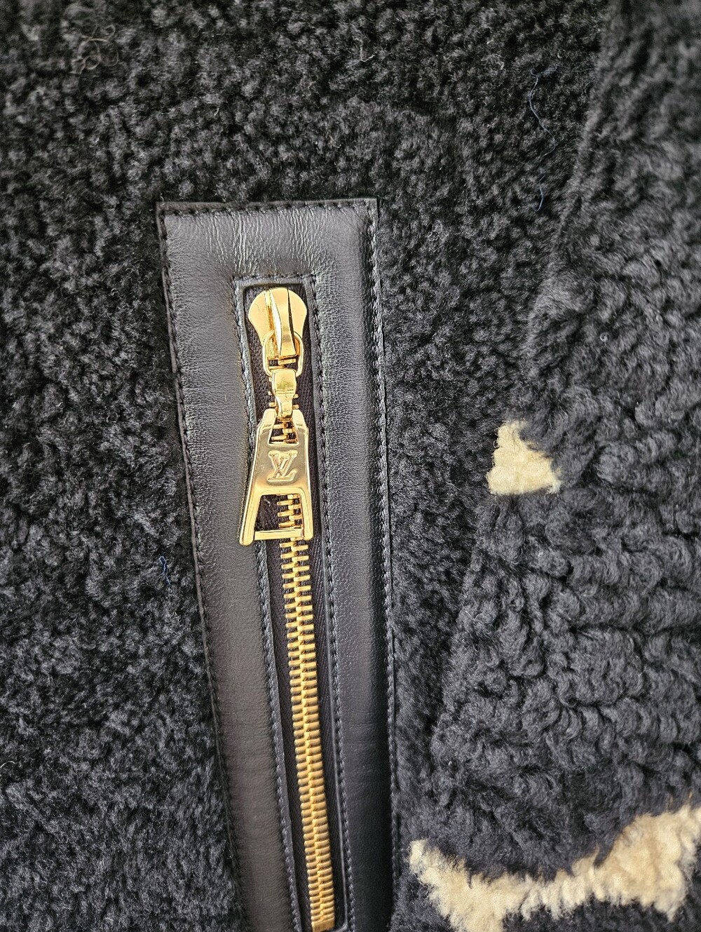 Louis Vuitton Monogram Sherpa and Leather Jacket Unisex - Picture 5 of 12